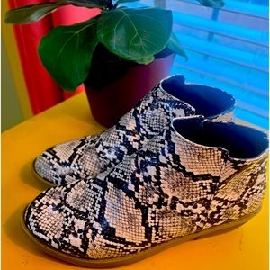 The cutest booties!!